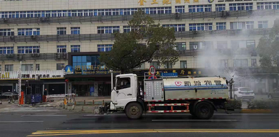 武汉东湖高新城管：机械加人工全覆盖 全力做好隔离酒店消杀工作
