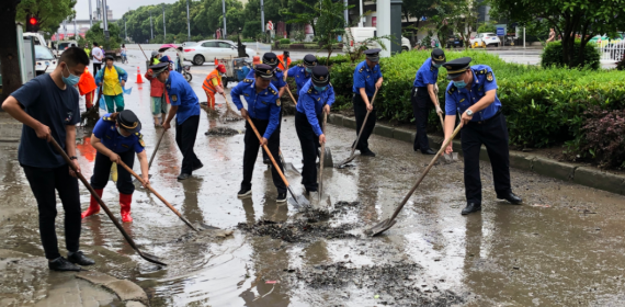 襄州城管：雨前防控、雨后清淤，暴雨中的履职尽责