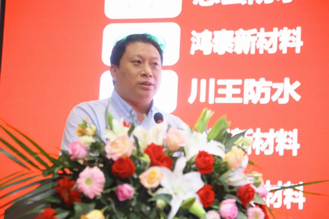 研究专家阮晓东在会上做了题为《中国经济形式现状及未来》的精彩演讲