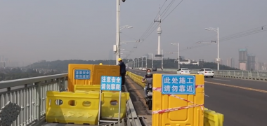 武汉长江大桥局部修复工程开始施工 (337播放)