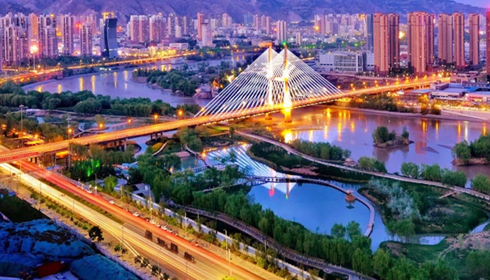 《办法》将兰州市城市照明设施分为功能照明和景观照明两部分