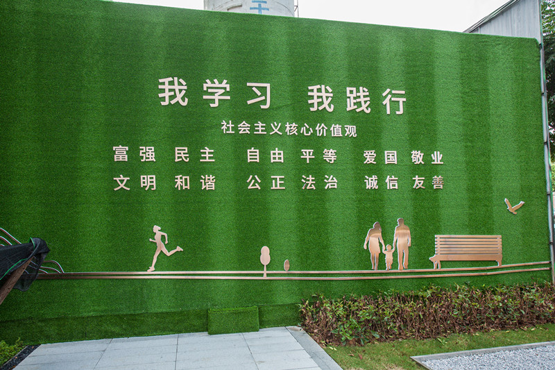 宜昌住建打造精品景观围挡彰显城市文明形象