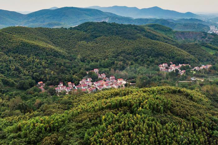 9月16日,航拍千年古镇江苏溧阳戴埠镇,矿坑整治,生态农业,美丽乡村