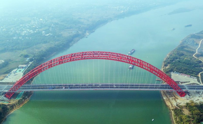 平南三桥位于广西贵港市平南县西江大桥上游6公里处,大桥全长1035米