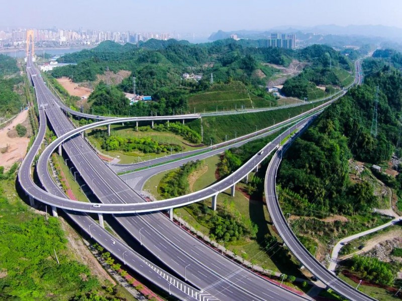 江城大道高架枢纽,宜昌快速路网成型