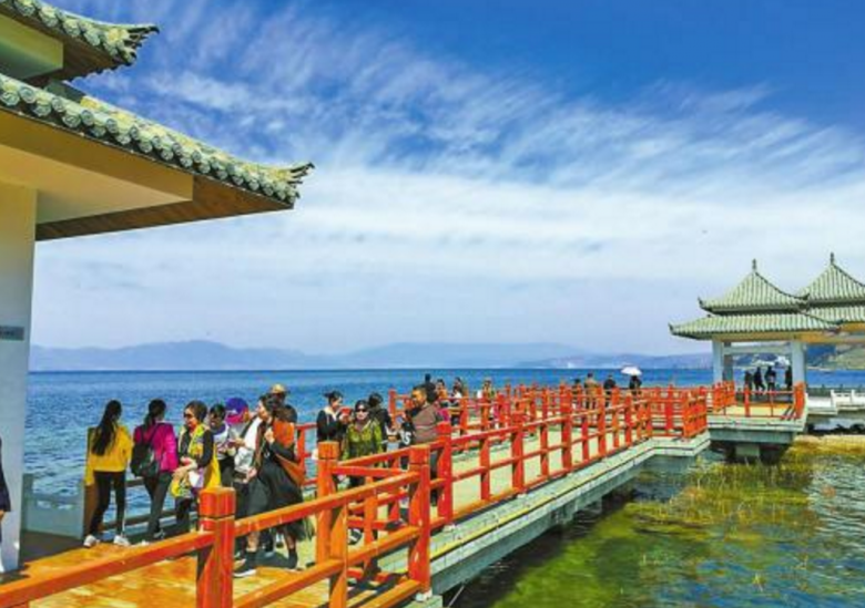 春节假期的澄江县海口镇仙湖湾公园