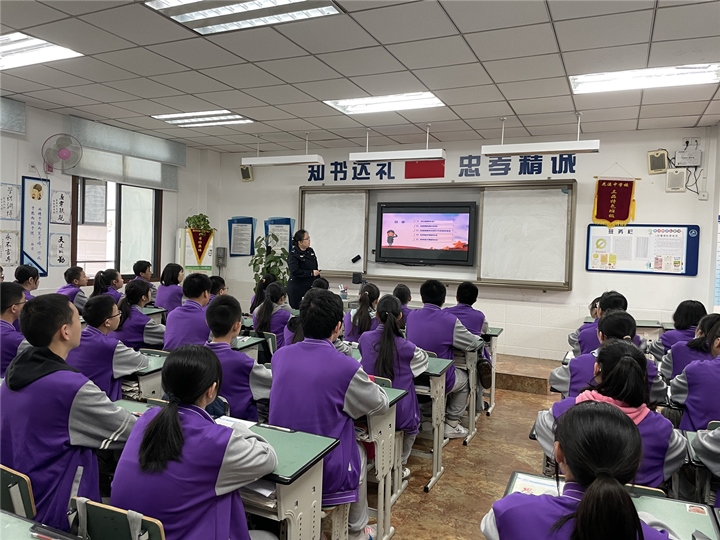 重庆巴南:国家安全进校园 筑牢学生安全线