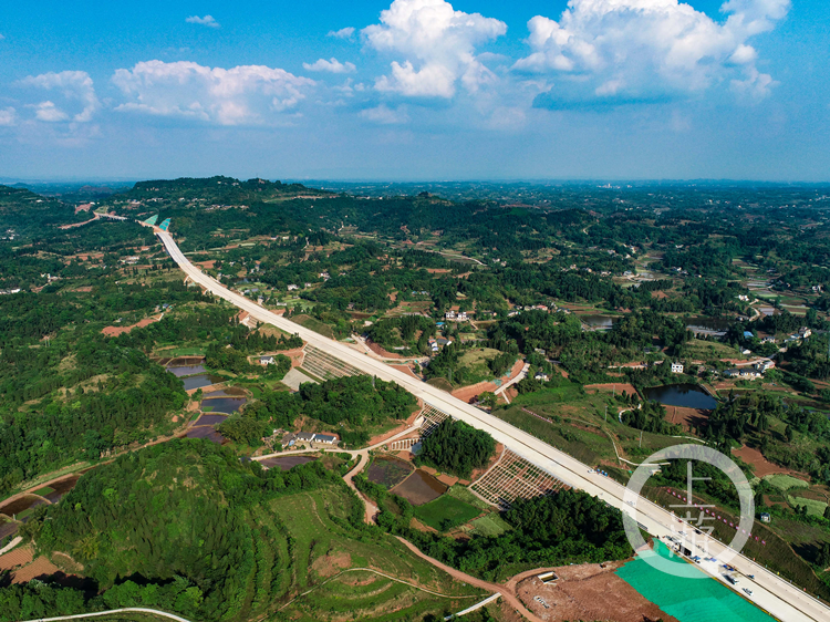 大内高速公路年底将全线通车 设计时速120公里