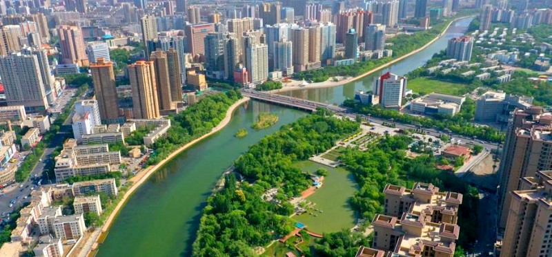 鸟瞰新疆库尔勒市旖旎风光