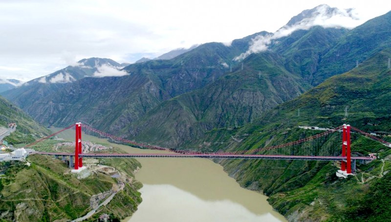 "川藏第一桥"横跨天堑 惠泽大渡河两岸
