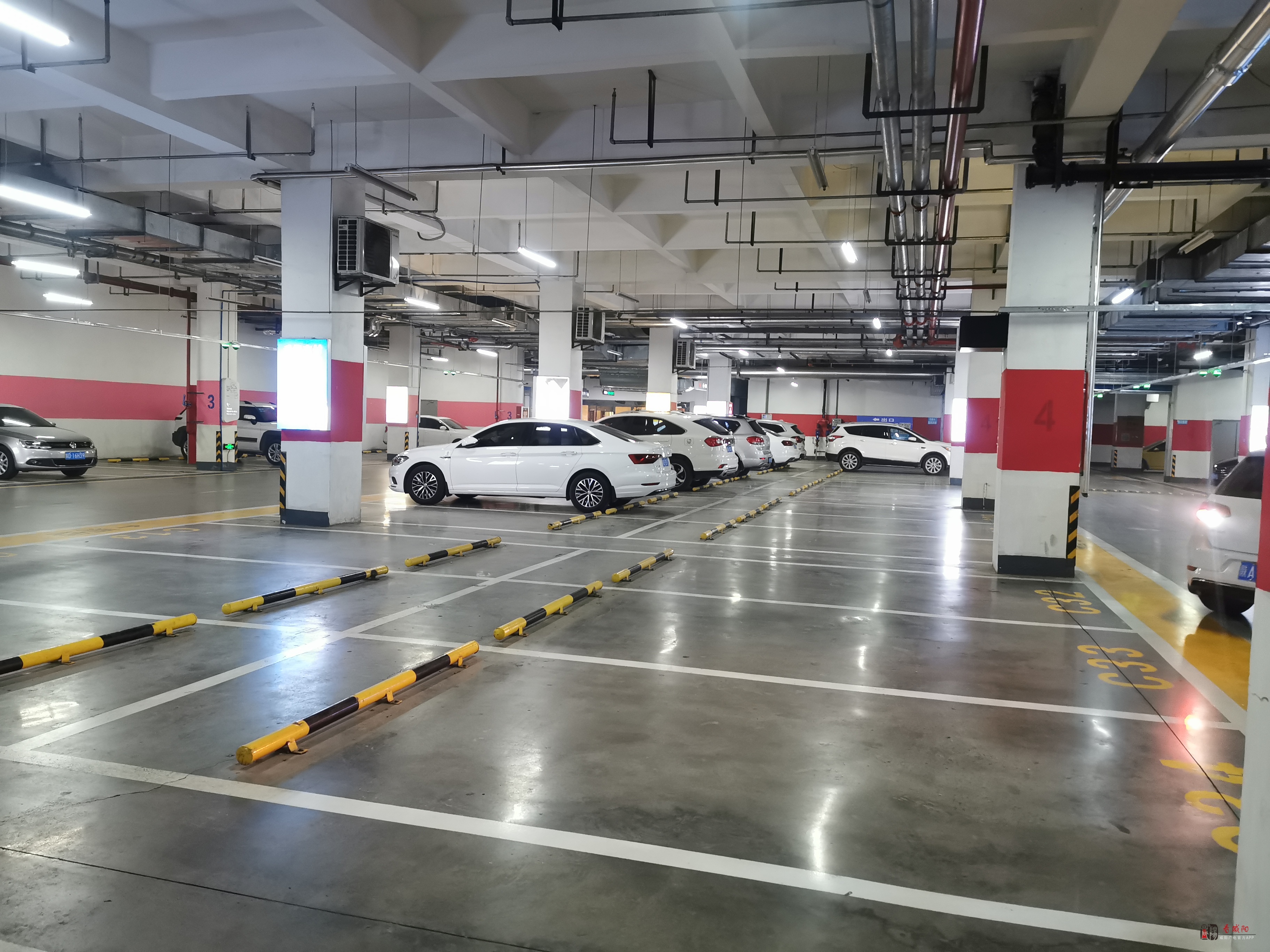 小细节折射大智慧停车位增而不堵