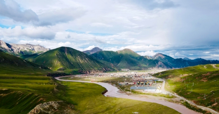 航拍澜沧江源第一县风景美如画