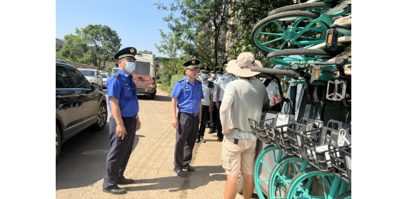 武汉市东湖高新区科学城执法大队配合豹澥街道开展环境整治