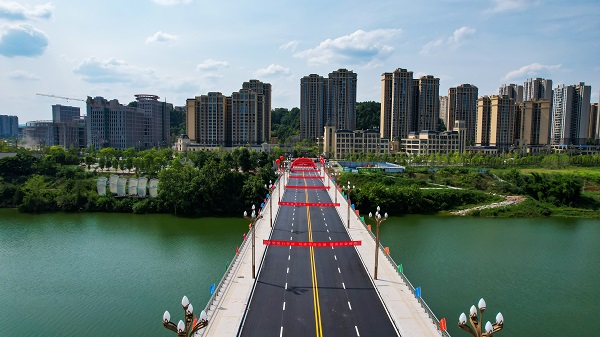 飞凤大桥作为恩阳区重要民生工程,是连接恩阳区新老城区的重要交通