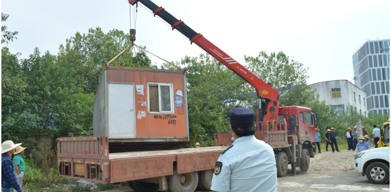 湖北武汉东湖高新区城管：坚决取缔违建上无证经营废品回收点