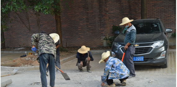 湖北武汉东湖高新佛祖岭街路长协调社会力量 校园周边道路大变样