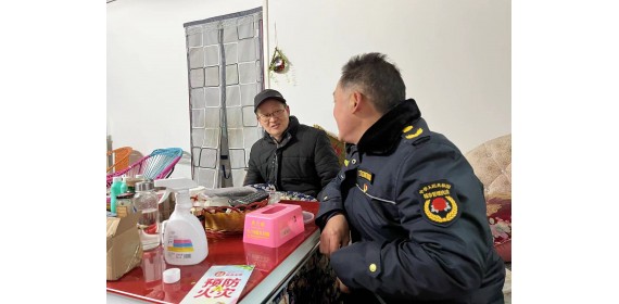 湖北鹤峰开展走访入户行动 积极宣传消防安全知识