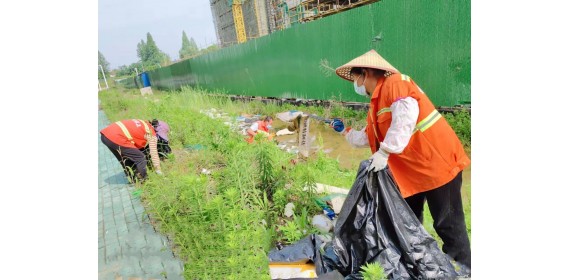 武汉蔡甸环卫高质高效做好新道路突击开荒保洁工作